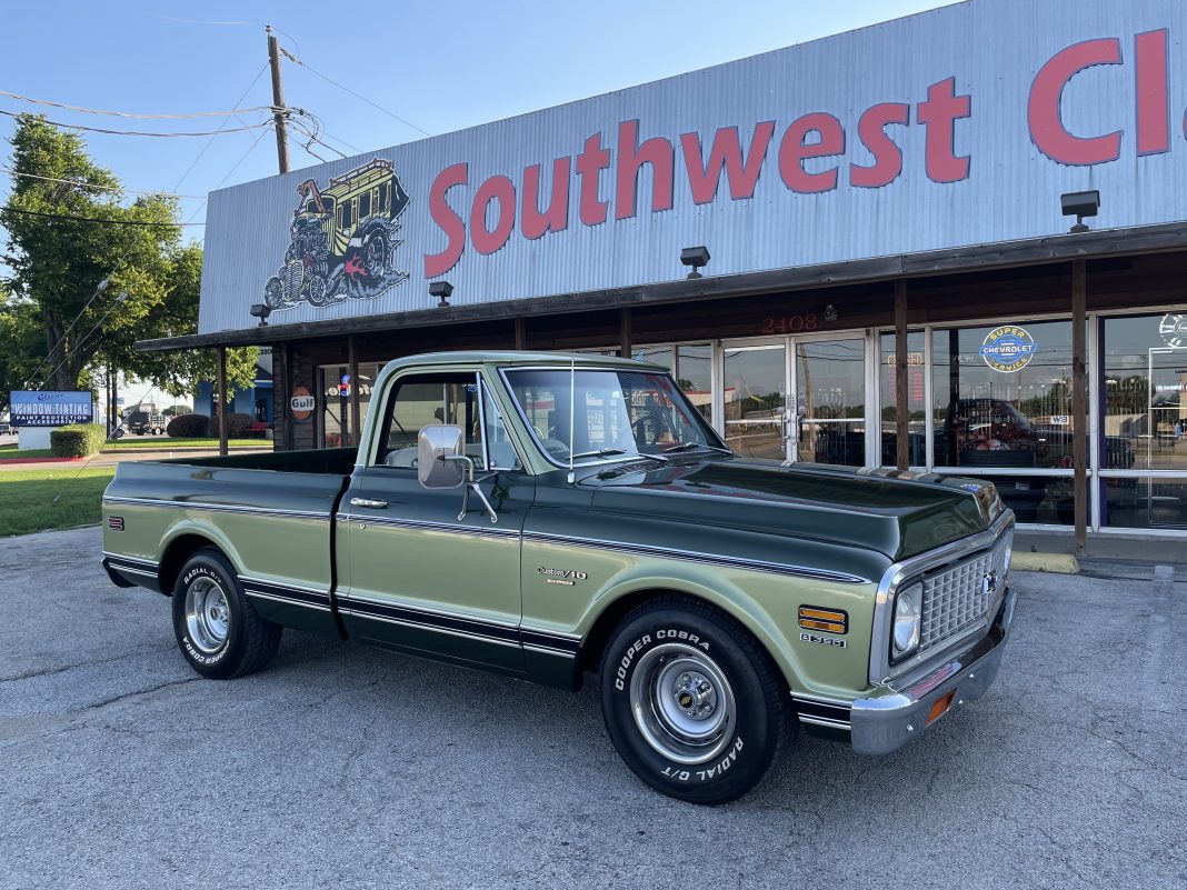 1972 Chevrolet C10 Special Edition, Highlander Package - Side 3/4 View